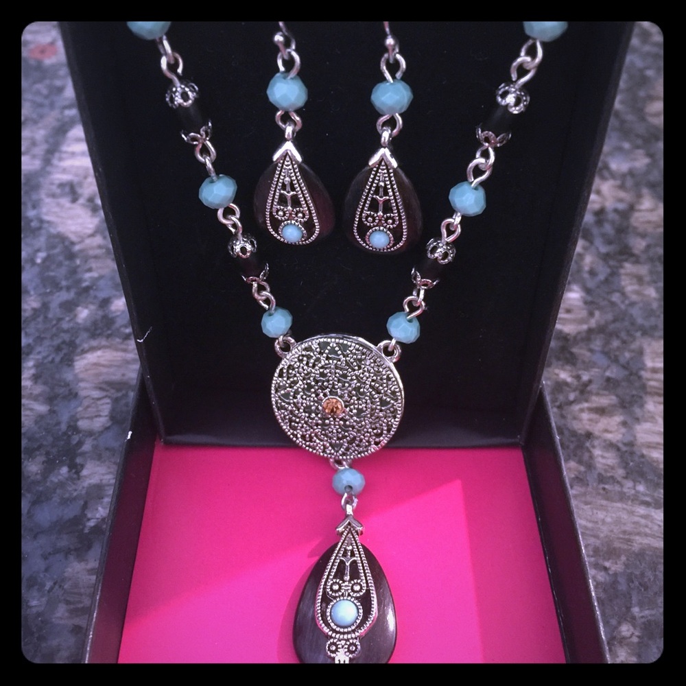 💐Necklace and Earring Set